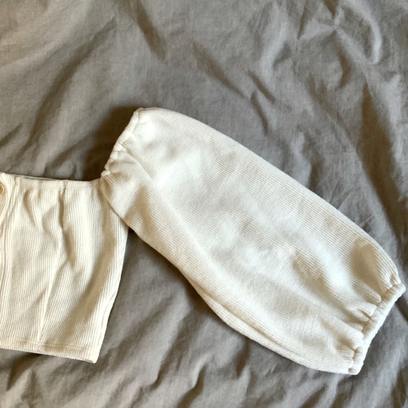 Knit Off the Shoulder Crop Top - Picture 3 of 6